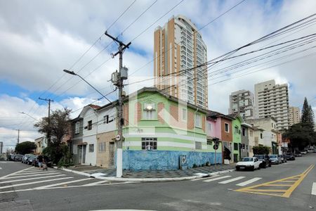 Casa à venda com 68m², 3 quartos e sem vaga Casa à venda com 68m², 3 quartos e sem vagaFachada
