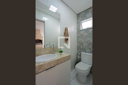 Casa à venda com 220m², 3 quartos e 6 vagasLavabo da churrasqueira