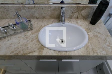 Casa à venda com 220m², 3 quartos e 6 vagasBanheiro da Suíte 1