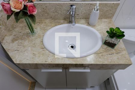 Casa à venda com 220m², 3 quartos e 6 vagasBanheiro da Suíte 2