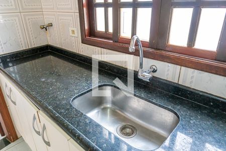 Casa à venda com 354m², 5 quartos e 4 vagasCozinha