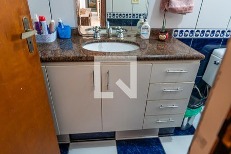 Casa à venda com 354m², 5 quartos e 4 vagasBanheiro da Suíte 4