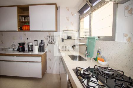 Apartamento à venda com 102m², 3 quartos e 2 vagasCozinha