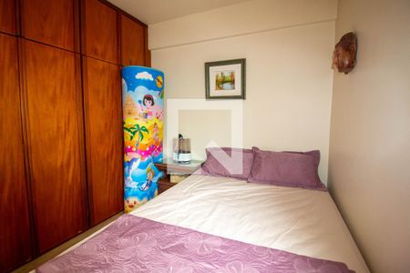 Apartamento à venda com 102m², 3 quartos e 2 vagasQuarto 2