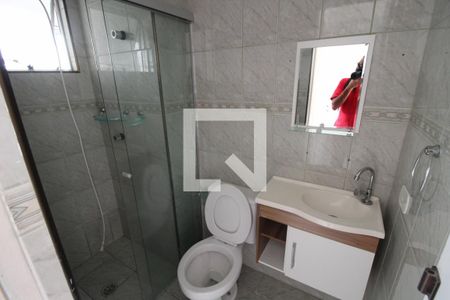 Banheiro de apartamento para alugar com 2 quartos, 50m² em Vila Antonieta, São Paulo