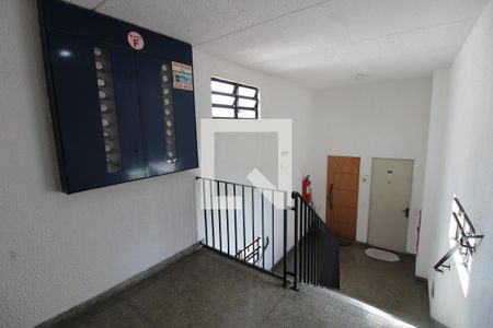 Escada de apartamento à venda com 2 quartos, 50m² em Vila Antonieta, São Paulo