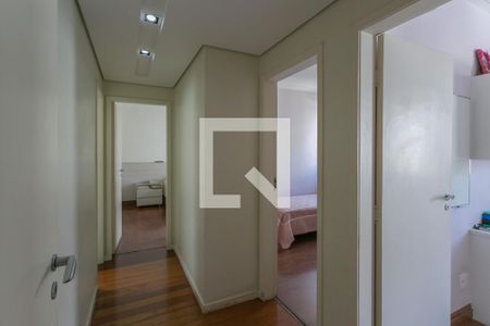 Corredor de apartamento à venda com 3 quartos, 200m² em Cachoeirinha, Belo Horizonte