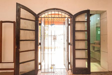 Casa à venda com 165m², 3 quartos e 2 vagasSuíte