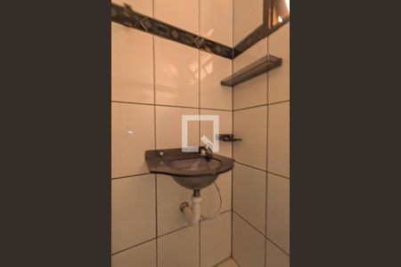 Casa à venda com 165m², 3 quartos e 2 vagasBanheiro 1