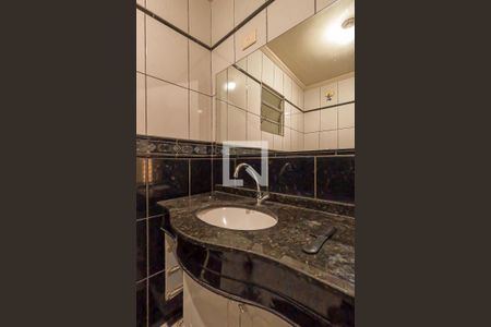 Casa à venda com 165m², 3 quartos e 2 vagasBanheiro 2