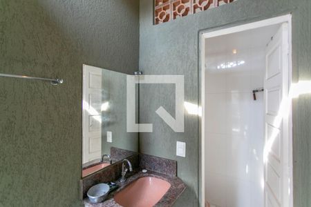 Casa para alugar com 360m², 3 quartos e 5 vagasBanheiro