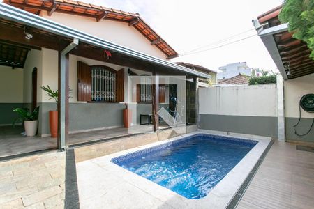 Casa para alugar com 360m², 3 quartos e 5 vagasPiscina