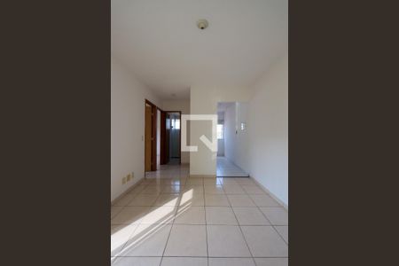 Sala de apartamento para alugar com 2 quartos, 50m² em Jardim Isis, Cotia