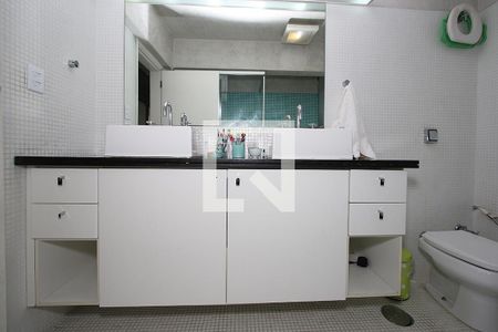 Apartamento à venda com 190m², 4 quartos e 2 vagasBanheiro Corredor