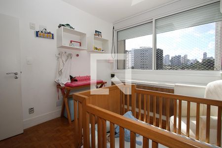 Apartamento à venda com 190m², 4 quartos e 2 vagasQuarto 2