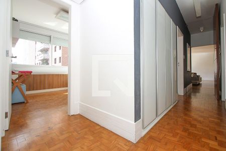 Corredor dos Quartos de apartamento à venda com 4 quartos, 190m² em Jardim das Bandeiras, São Paulo