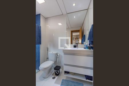 Apartamento à venda com 200m², 4 quartos e 6 vagasBanheiro da Suite 1