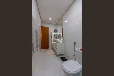 Apartamento à venda com 200m², 4 quartos e 6 vagasBanheiro da Suite 3