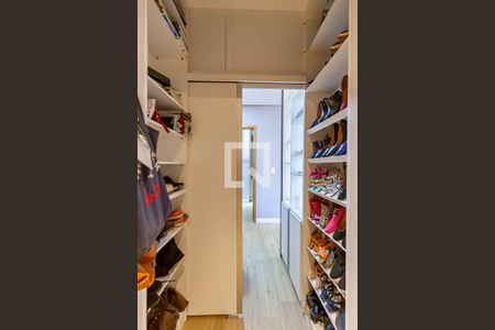 Apartamento à venda com 200m², 4 quartos e 6 vagasCloset da Suite 3