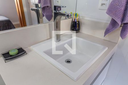 Apartamento à venda com 200m², 4 quartos e 6 vagasDetalhe do Banheiro da Suite 2