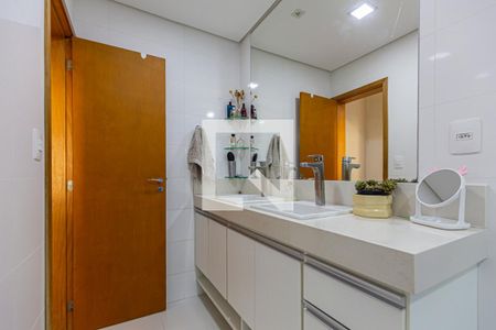 Apartamento à venda com 200m², 4 quartos e 6 vagasBanheiro da Suite 3