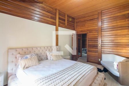 Casa à venda com 800m², 5 quartos e 7 vagas Casa à venda com 800m², 5 quartos e 7 vagasQuarto 1 Suite