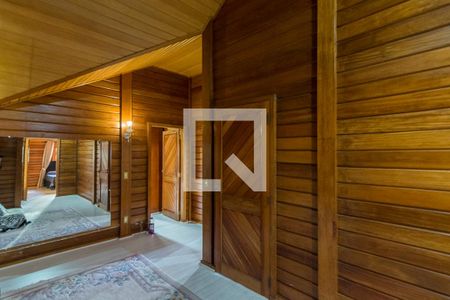 Casa à venda com 800m², 5 quartos e 7 vagas Casa à venda com 800m², 5 quartos e 7 vagasHall dos Quartos