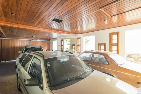 Casa à venda com 800m², 5 quartos e 7 vagas Casa à venda com 800m², 5 quartos e 7 vagasGaragem