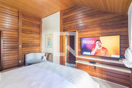 Casa à venda com 800m², 5 quartos e 7 vagas Casa à venda com 800m², 5 quartos e 7 vagasQuarto 1 Suite