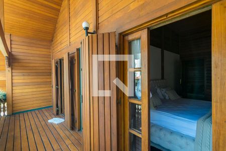 Casa à venda com 800m², 5 quartos e 7 vagas Casa à venda com 800m², 5 quartos e 7 vagasVaranda