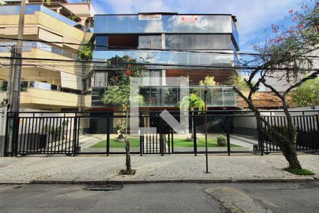 Apartamento à venda com 187m², 4 quartos e 2 vagasFachada e portaria