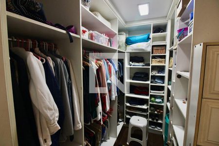 Apartamento à venda com 187m², 4 quartos e 2 vagasCloset da suíte 2