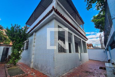 Casa para alugar com 298m², 3 quartos e 4 vagasFachada