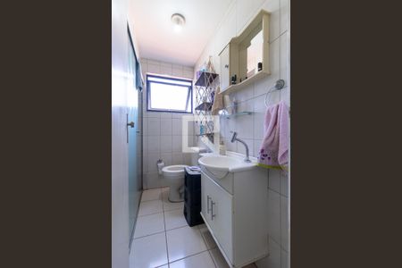 Banheiro de apartamento à venda com 1 quarto, 44m² em Centro, Campinas