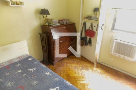 Quarto 1 de apartamento à venda com 2 quartos, 65m² em Copacabana, Rio de Janeiro