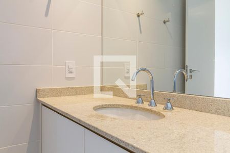 Apartamento à venda com 99m², 2 quartos e 2 vagasBanheiro da Suíte 1