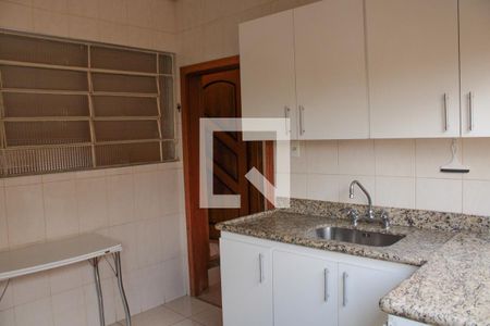 Casa à venda com 281m², 4 quartos e 3 vagascozinha 2