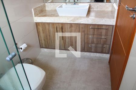 Casa à venda com 281m², 4 quartos e 3 vagasBANHEIRO SUITE