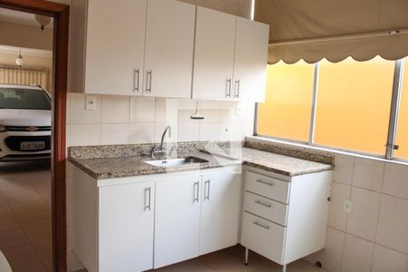 Casa à venda com 281m², 4 quartos e 3 vagascozinha 2