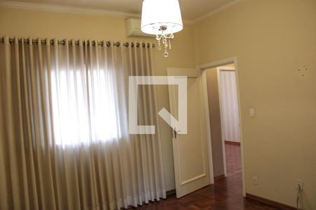 Casa à venda com 281m², 4 quartos e 3 vagasSUITE