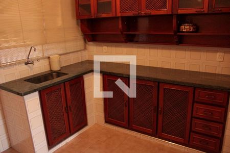 Casa à venda com 281m², 4 quartos e 3 vagasCozinha