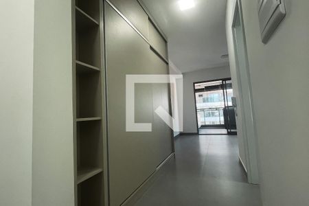Corredor de apartamento para alugar com 1 quarto, 35m² em Pinheiros, São Paulo
