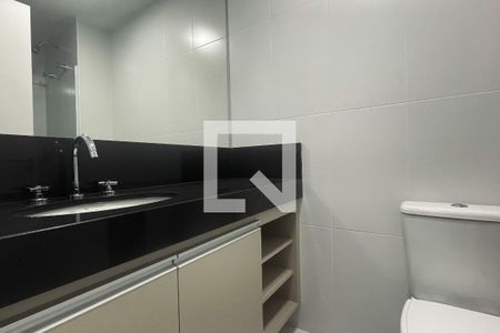 Banheiro de apartamento para alugar com 1 quarto, 35m² em Pinheiros, São Paulo