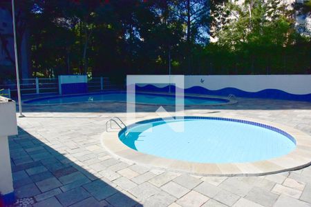 Apartamento à venda com 65m², 2 quartos e 1 vagaÁrea comum - Piscina