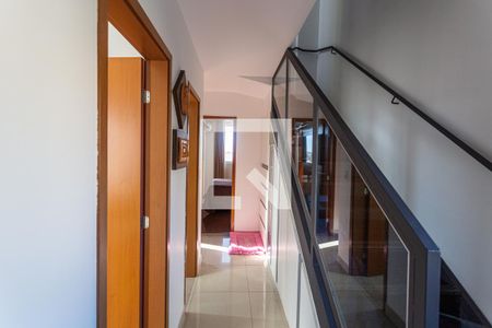Corredor de apartamento à venda com 3 quartos, 140m² em Colégio Batista, Belo Horizonte