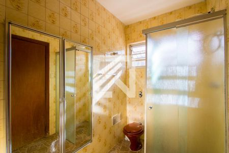 Casa à venda com 284m², 2 quartos e 2 vagasBanheiro social