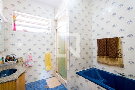 Casa à venda com 284m², 2 quartos e 2 vagasBanheiro do quarto 1