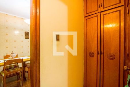 Casa à venda com 284m², 2 quartos e 2 vagasCorredor