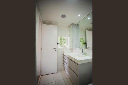 Apartamento à venda com 132m², 3 quartos e 3 vagas Apartamento à venda com 132m², 3 quartos e 3 vagasBanheiro Suíte