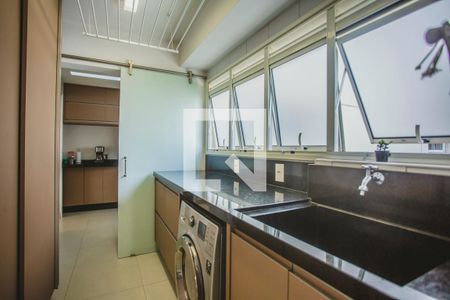 Apartamento à venda com 132m², 3 quartos e 3 vagas Apartamento à venda com 132m², 3 quartos e 3 vagasÁrea de Serviço